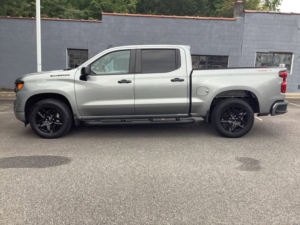 2023 Chevrolet Silverado 1500 Custom Rally Edition photo 2