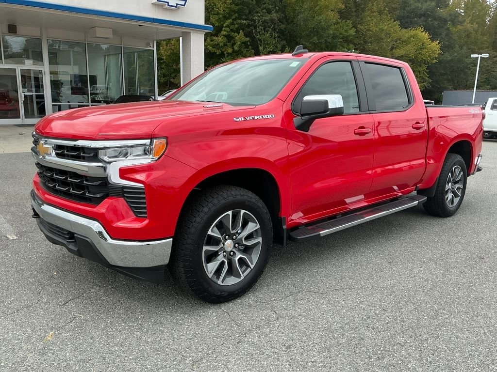 2025 Chevrolet Silverado 1500 LT's photo