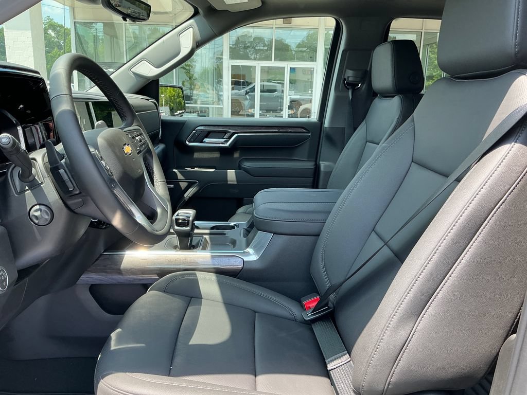 2026 Chevrolet Silverado 1500 LTZ - Photo 9