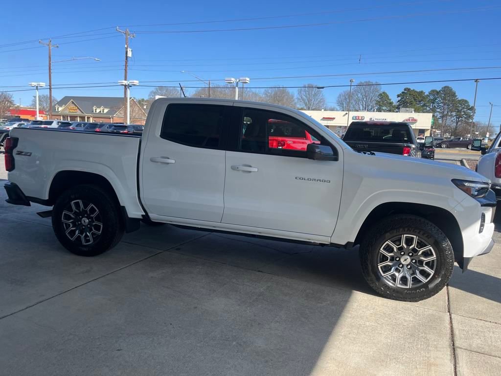 2025 Chevrolet Colorado Z71 - Photo 6