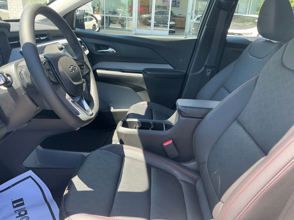 2027 Chevrolet Bolt RS - Photo 9