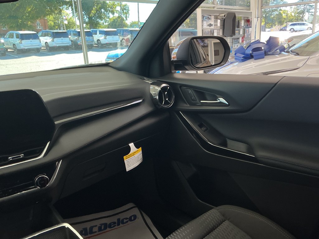 2027 Chevrolet Equinox LT - Photo 16