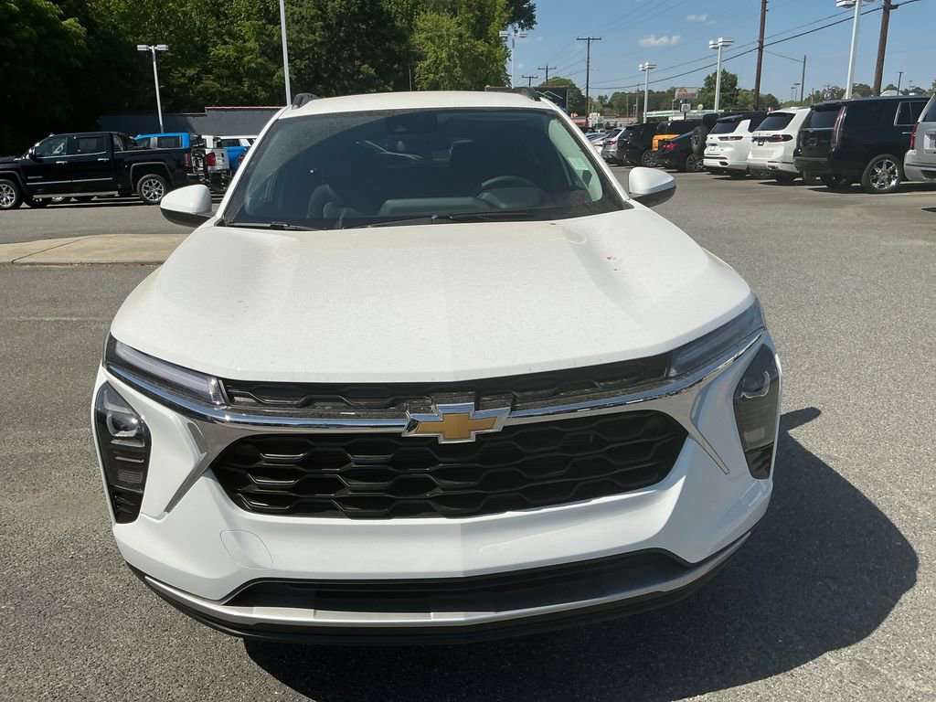 2026 Chevrolet Trax LT - Photo 8