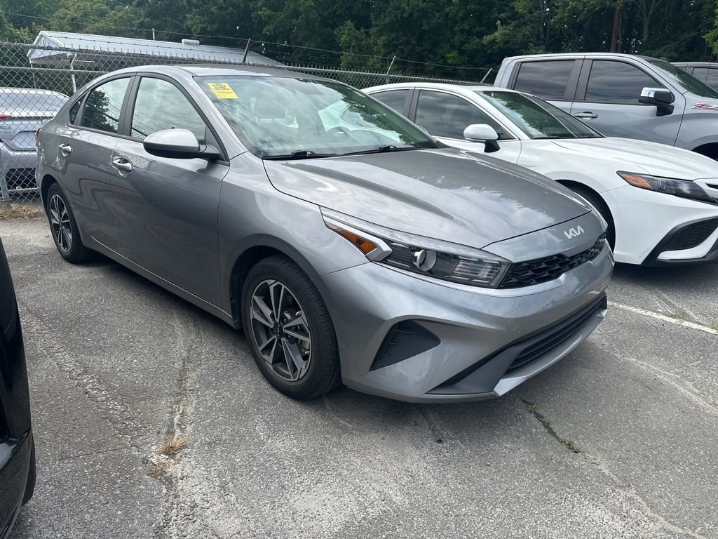 2024 Kia Forte LXS AT's photo