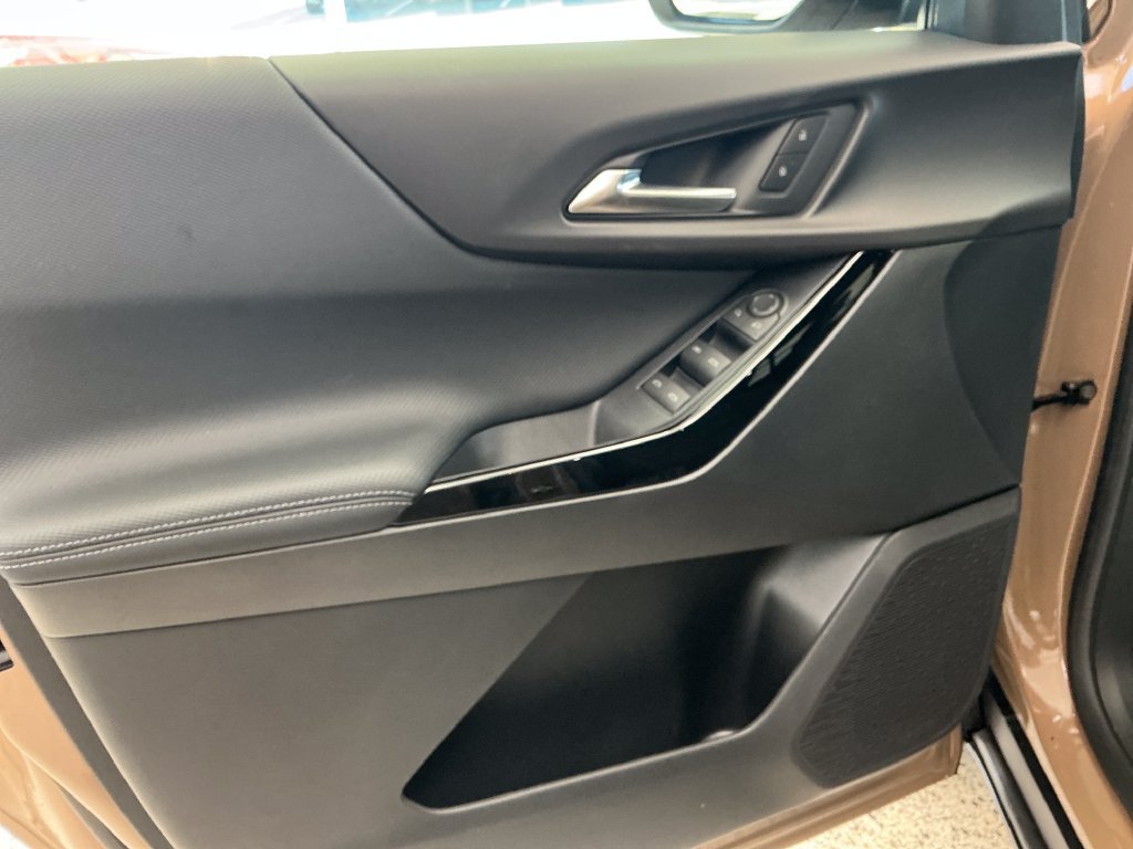 2027 Chevrolet Equinox LT - Photo 10