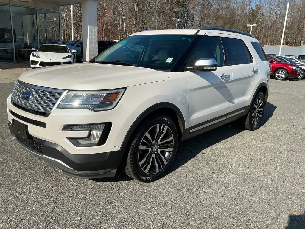 2016 Ford Explorer Platinum's photo