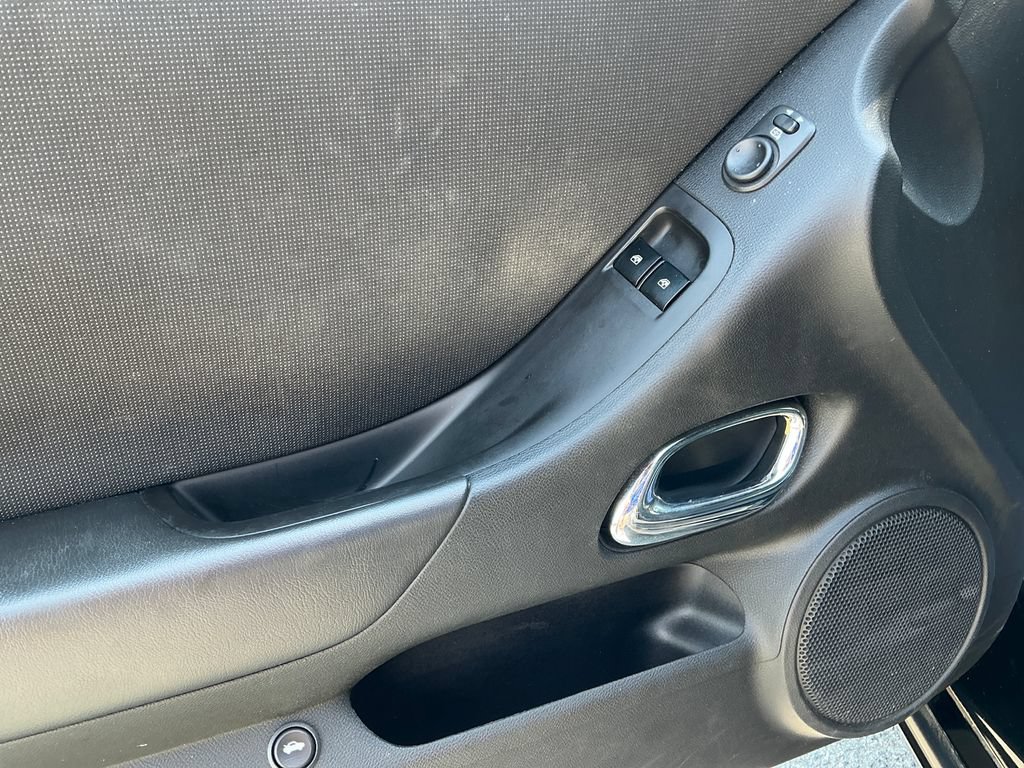 2011 Chevrolet Camaro 1LT - Photo 11