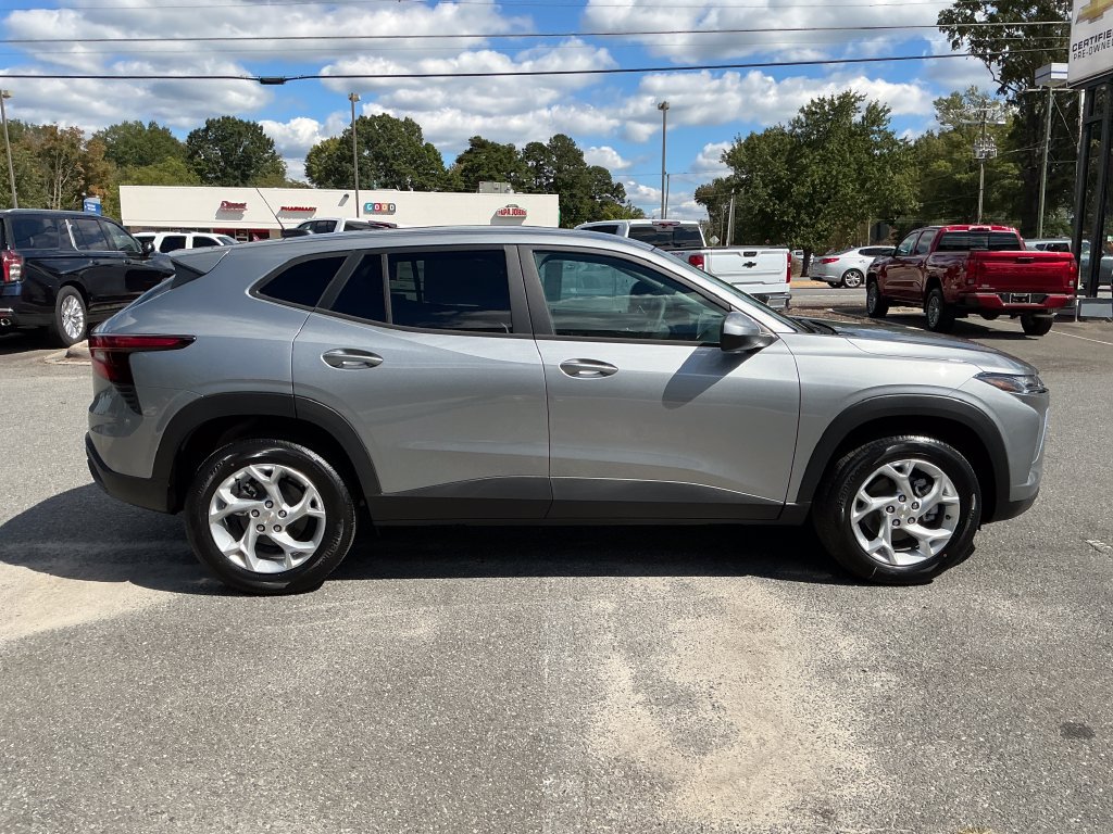 2026 Chevrolet Trax LS - Photo 6