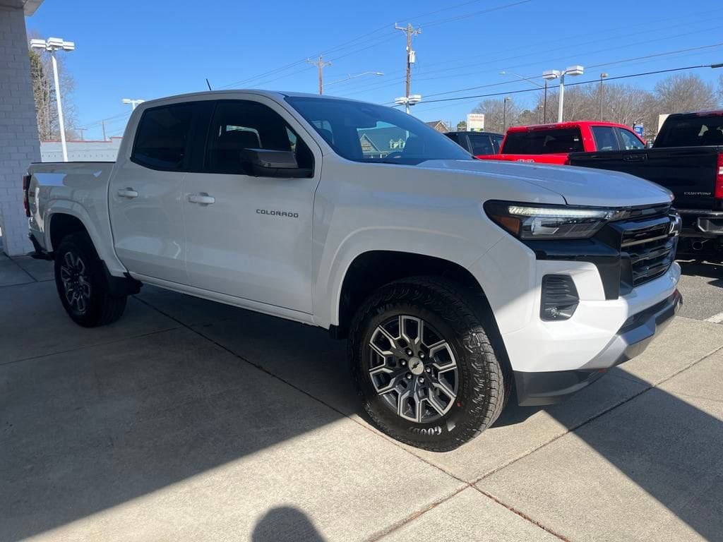 2025 Chevrolet Colorado Z71 - Photo 7