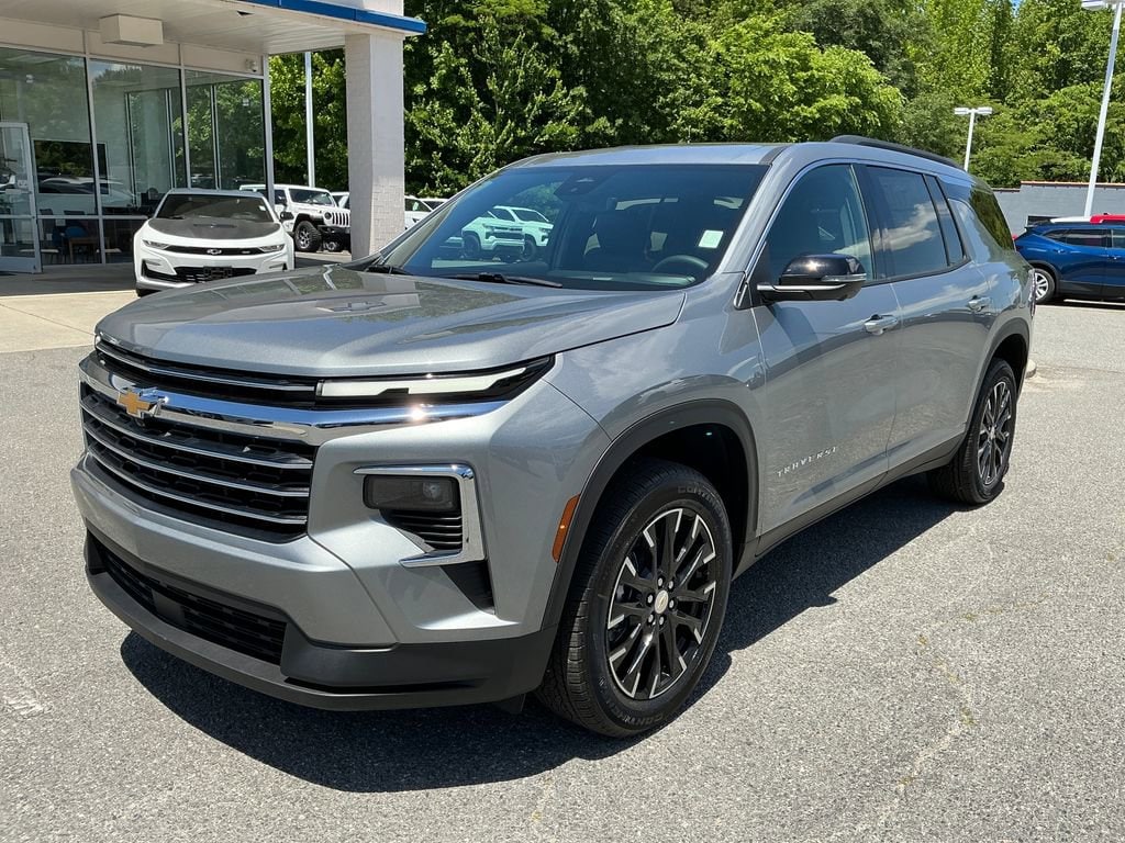 2026 Chevrolet Traverse FWD LT's photo