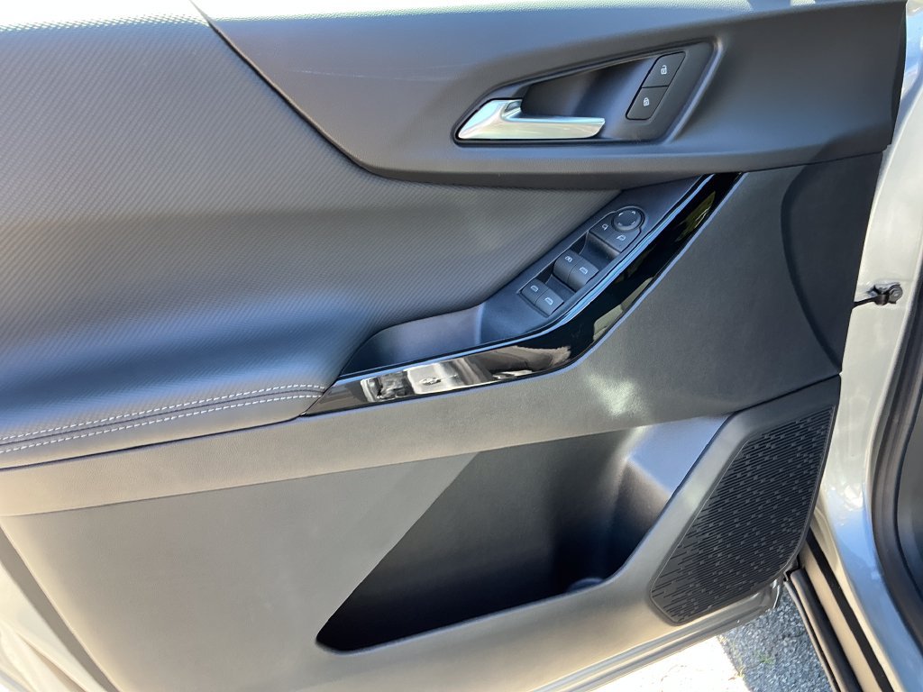 2027 Chevrolet Equinox LT - Photo 10