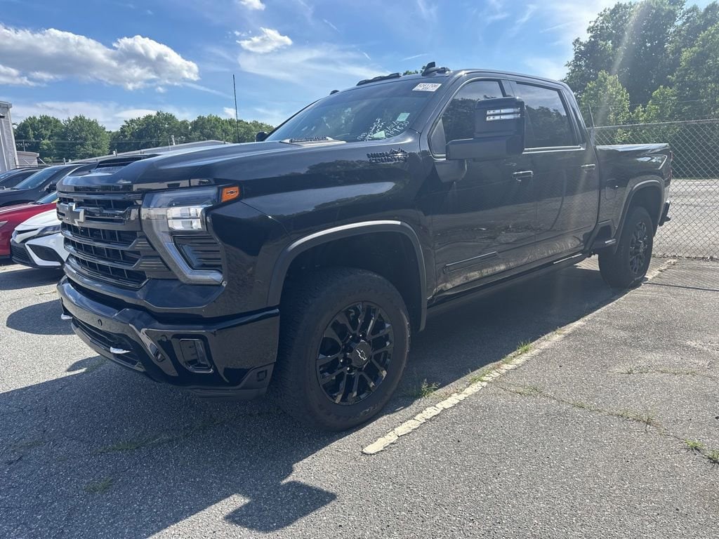 2025 Chevrolet Silverado HD High Country 4WD Crew Cab Long Box SRW's photo