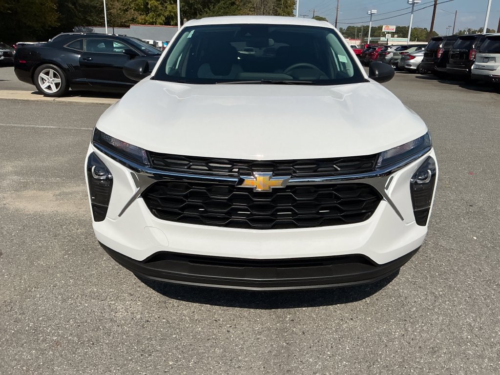 2026 Chevrolet Trax LS - Photo 8