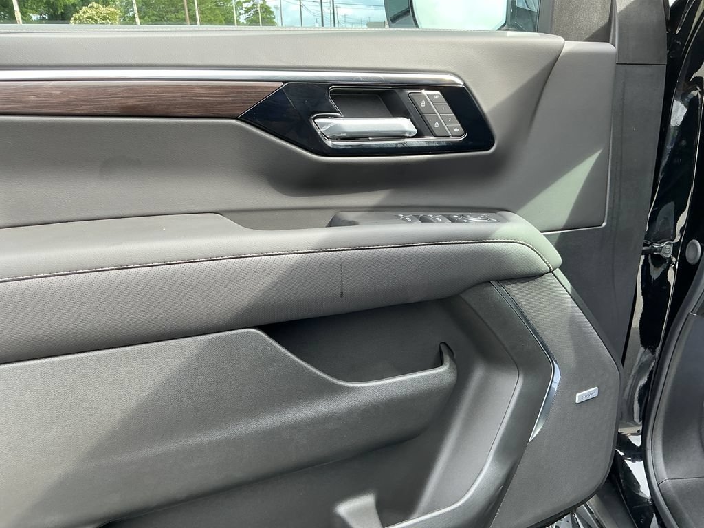 2026 Chevrolet Tahoe Premier - Photo 10