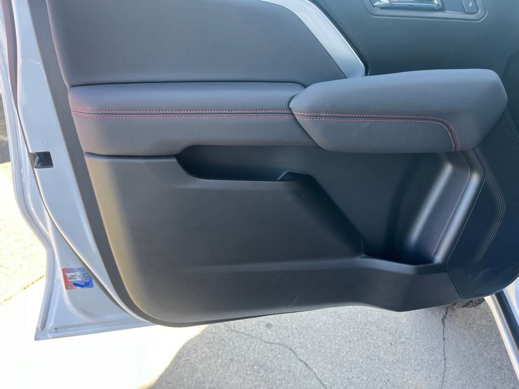 2025 Chevrolet Colorado Z71 - Photo 10