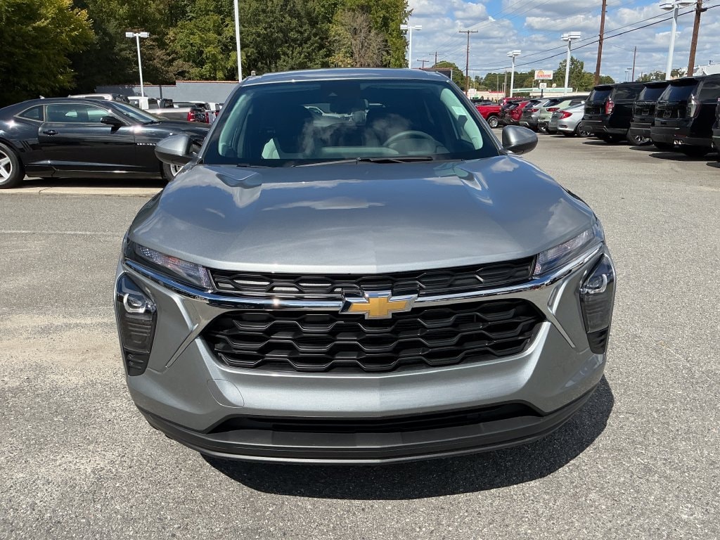 2026 Chevrolet Trax LS - Photo 8