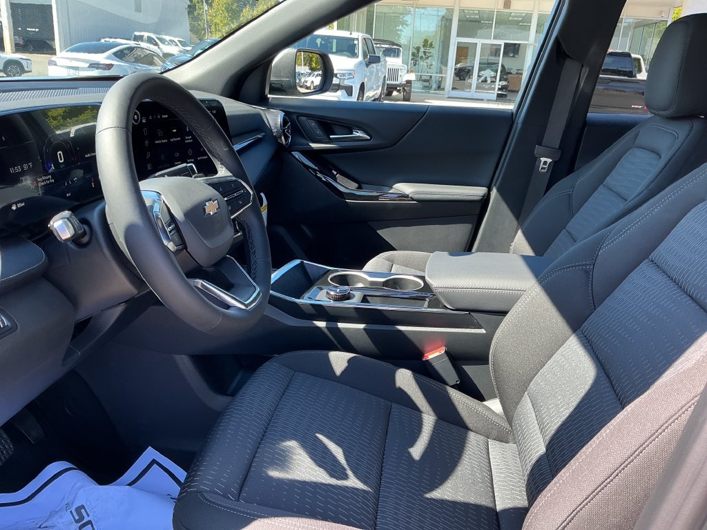 2027 Chevrolet Equinox LT - Photo 9