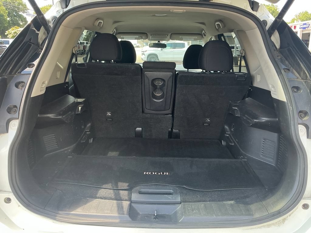 2018 Nissan Rogue SV - Photo 21