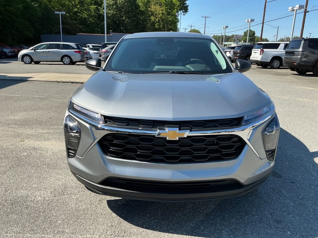 2026 Chevrolet Trax LS - Photo 8