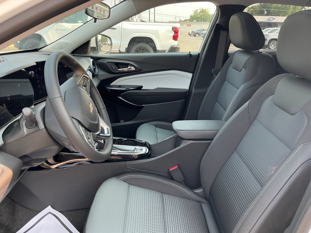 2026 Chevrolet Trax LT - Photo 9