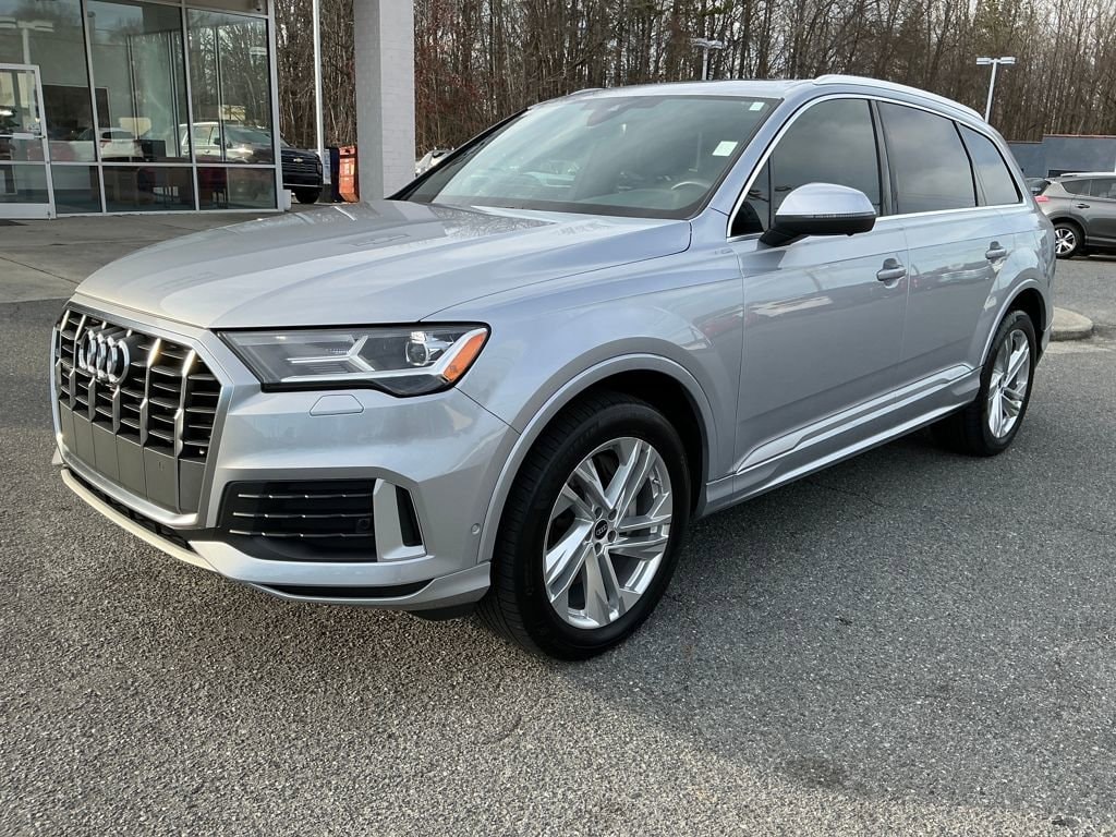 2022 Audi Q7 55 Premium's photo
