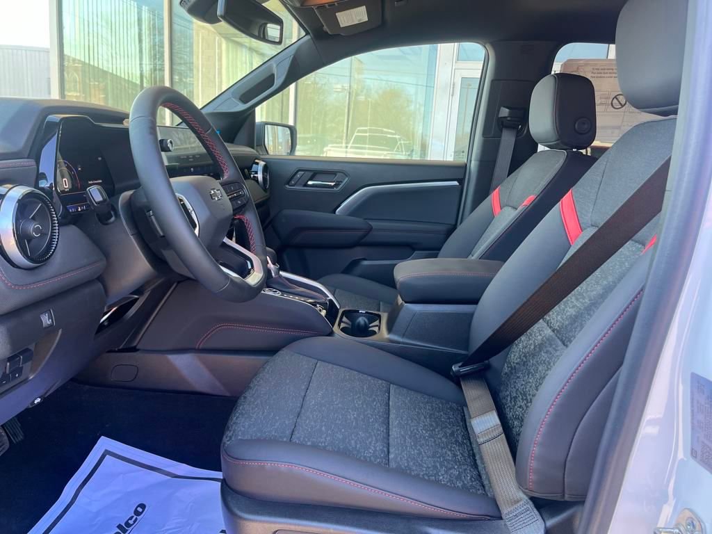 2025 Chevrolet Colorado Z71 - Photo 9