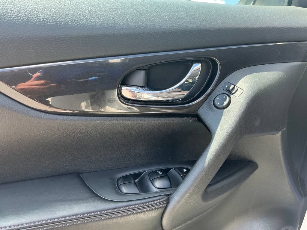 2018 Nissan Rogue SV - Photo 11