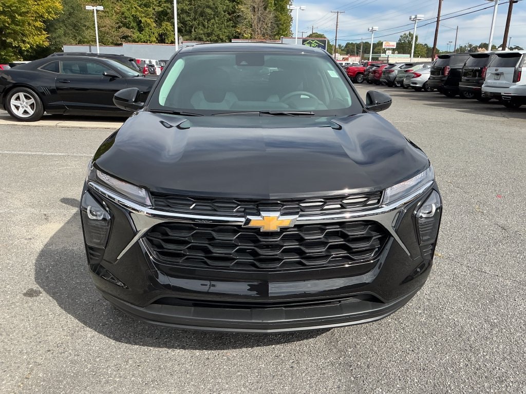 2026 Chevrolet Trax LS - Photo 8