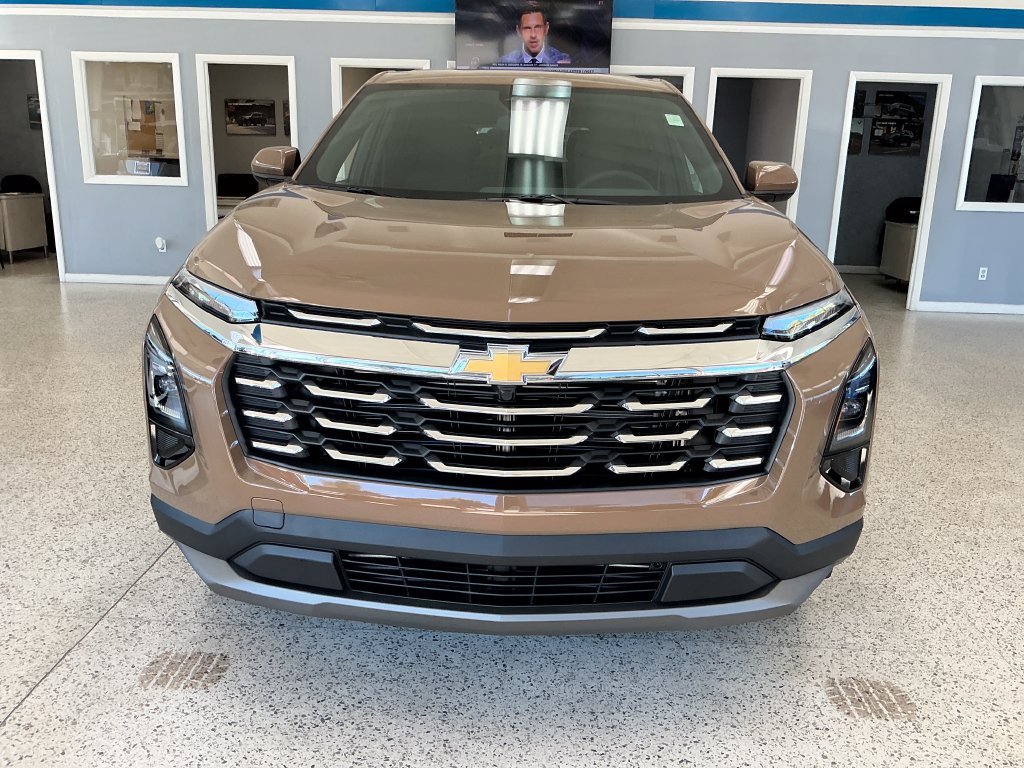 2027 Chevrolet Equinox LT - Photo 8