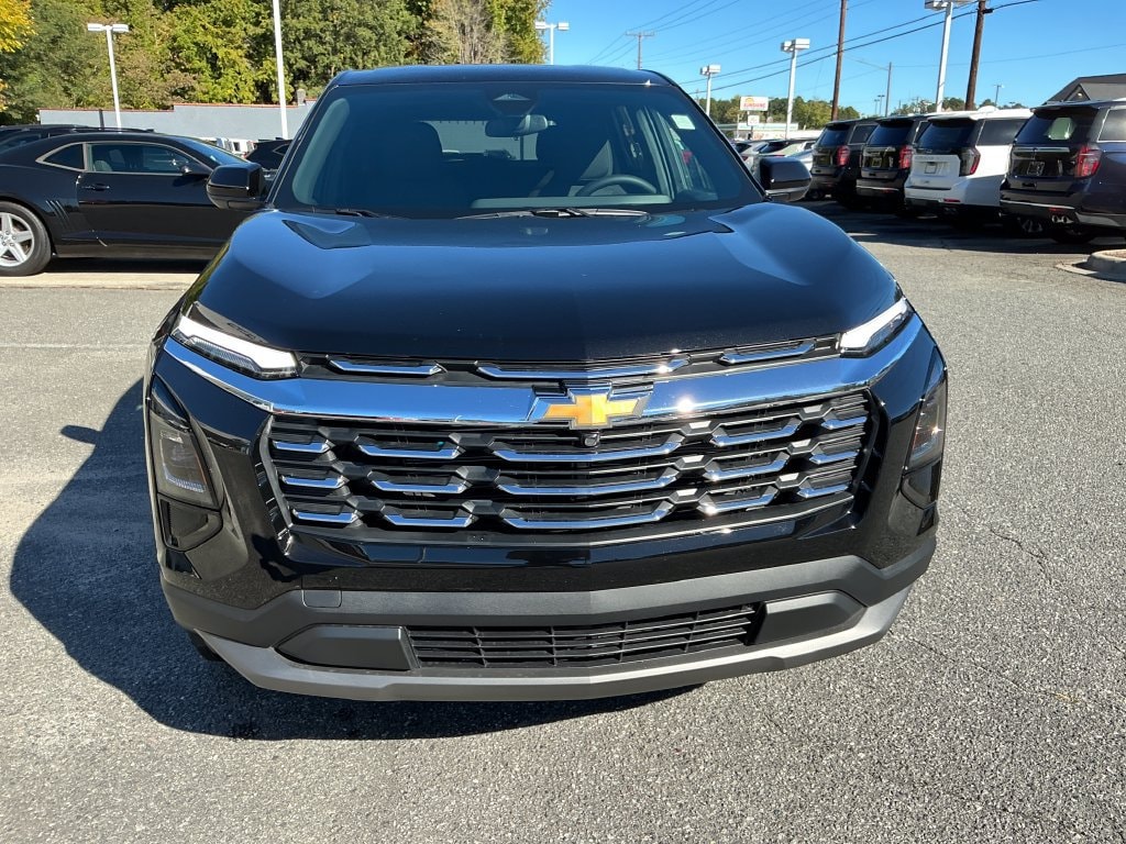 2027 Chevrolet Equinox LT - Photo 8