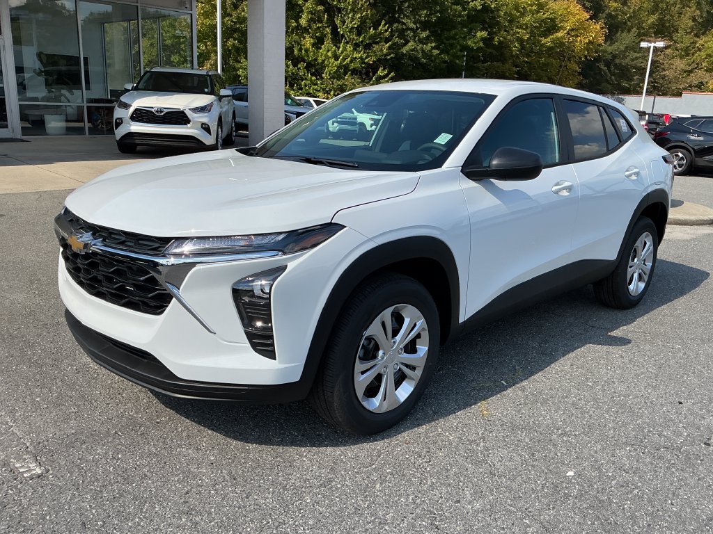 2026 Chevrolet Trax LS SUV