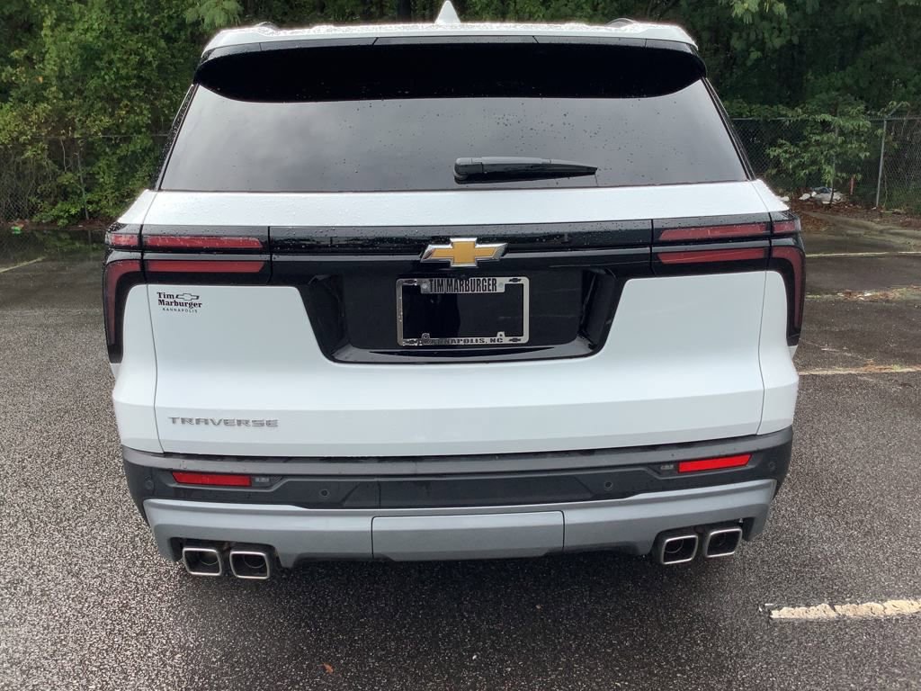 2025 Chevrolet Traverse photo 4