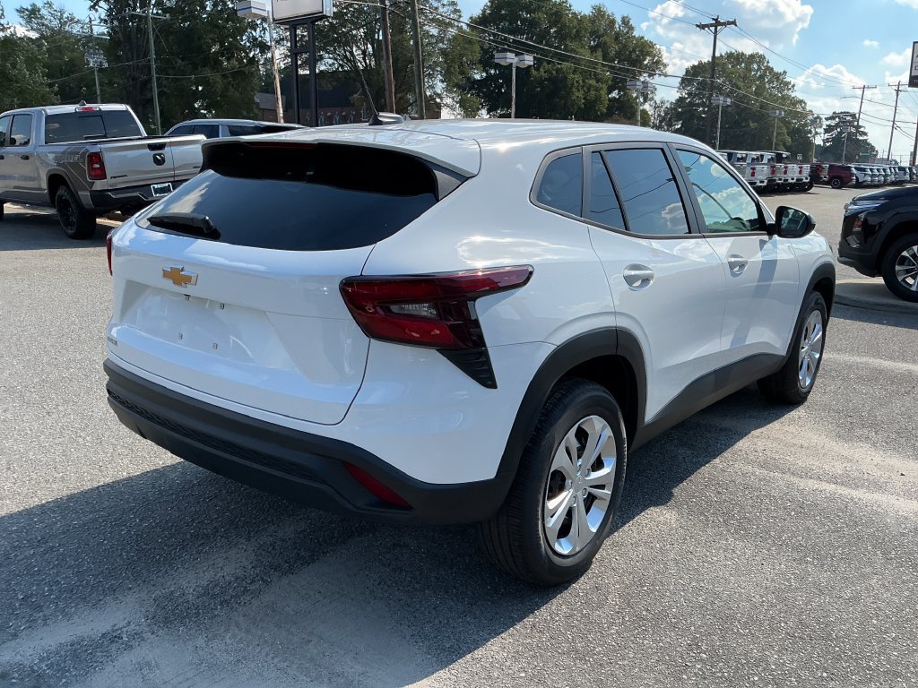 2026 Chevrolet Trax LS - Photo 5