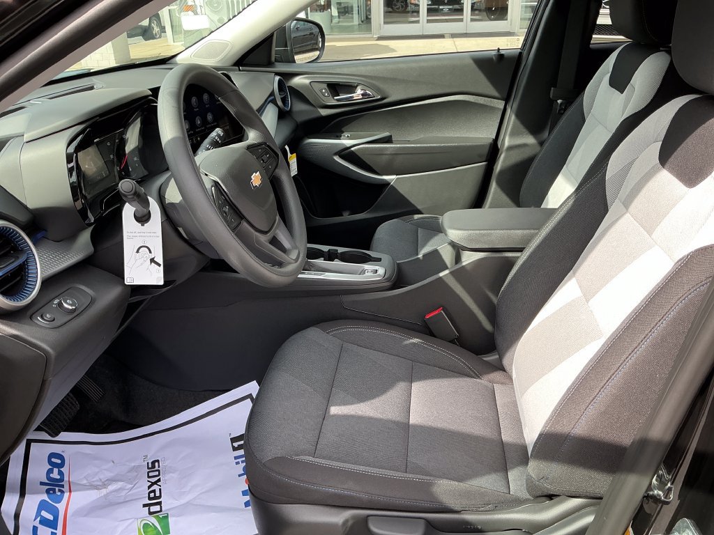 2026 Chevrolet Trax LS - Photo 9
