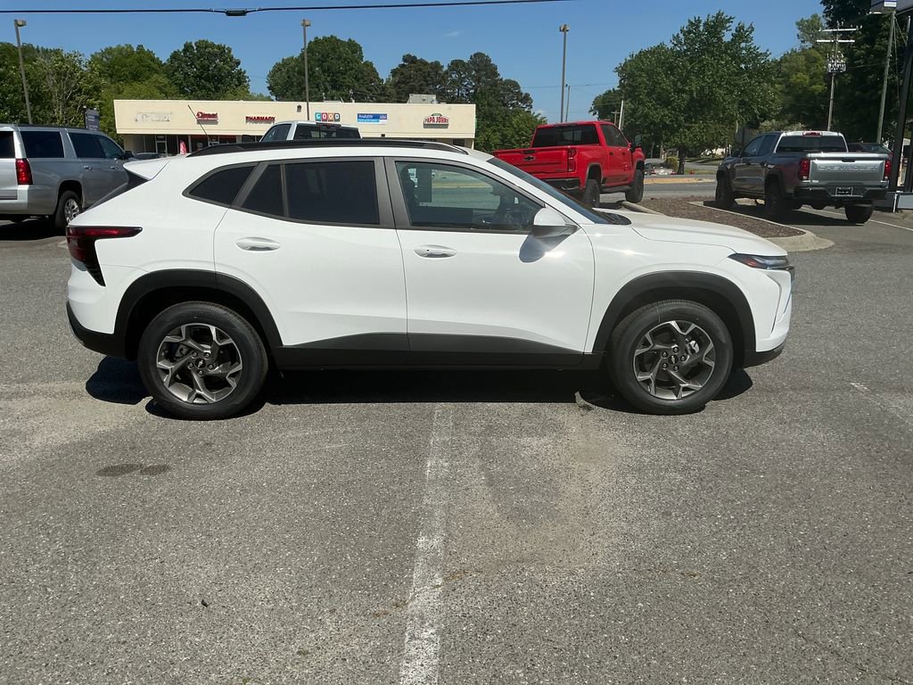 2026 Chevrolet Trax LT - Photo 6