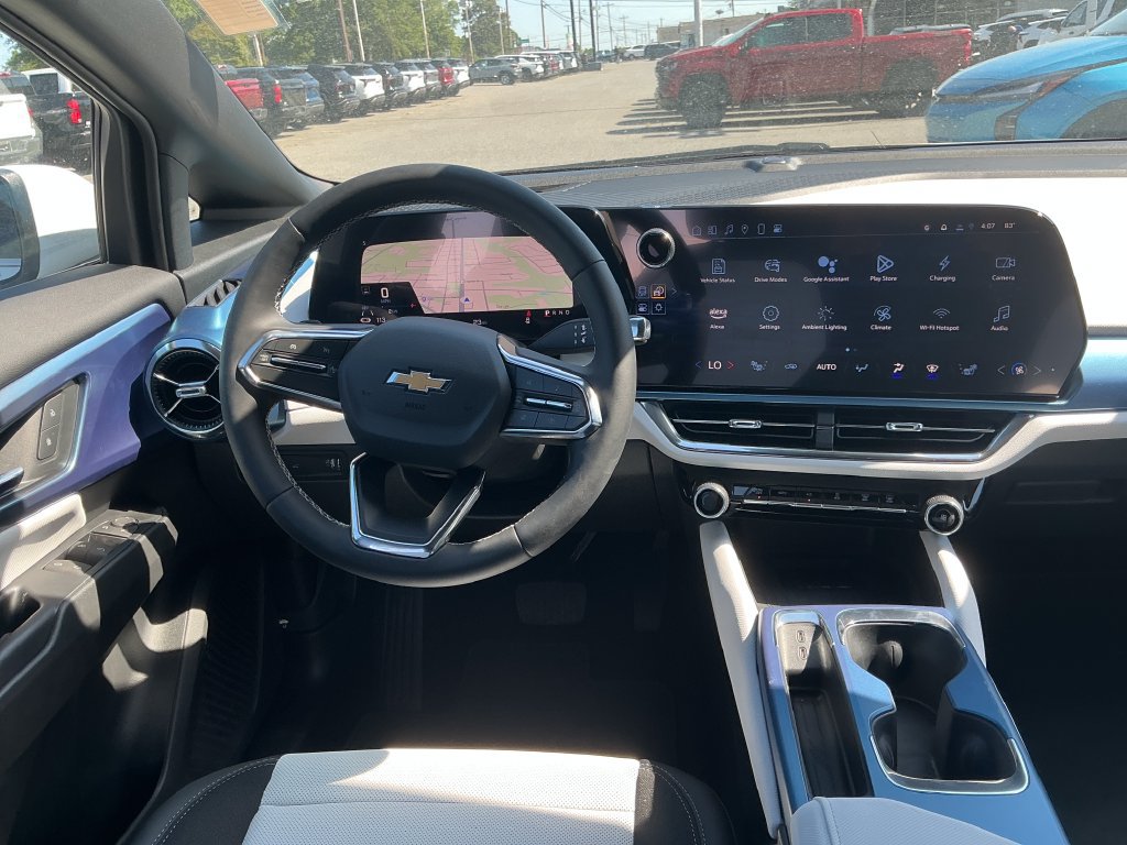 2025 Chevrolet Equinox EV 1LT - Photo 12