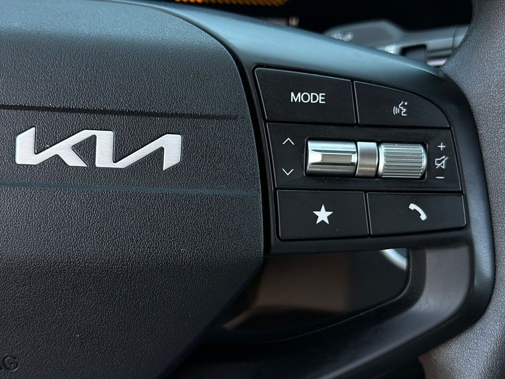 2025 Kia K4 LXS - Photo 16