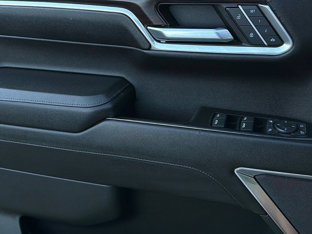 2024 GMC Sierra 1500 SLT - Photo 23