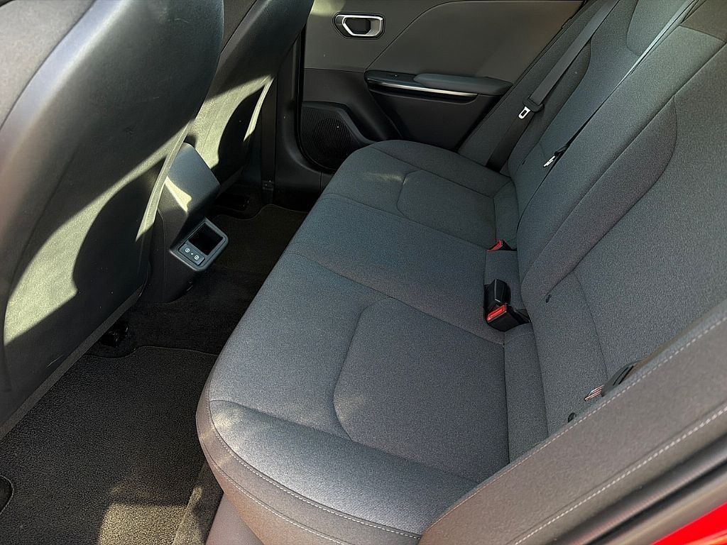 2025 Kia K4 LXS - Photo 7