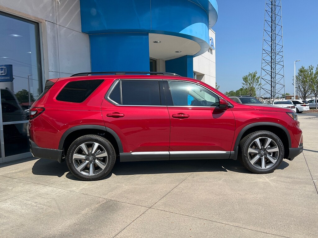 2025 Honda Pilot Touring photo 2