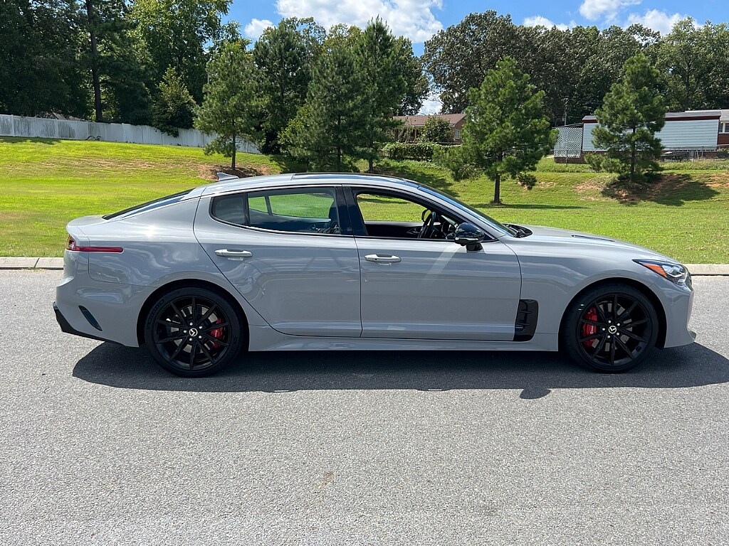 2023 Kia Stinger GT2 photo 2