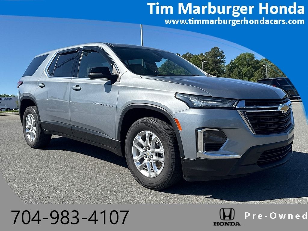  2023 Chevrolet Traverse LS FWD   
