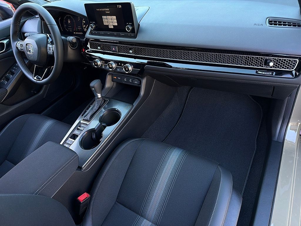 2026 Honda Civic Hatchback Sport - Photo 22