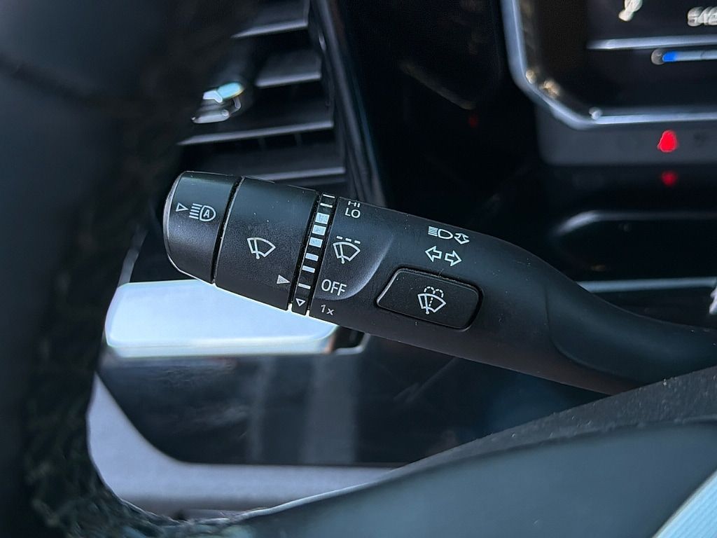 2024 GMC Sierra 1500 SLT - Photo 18