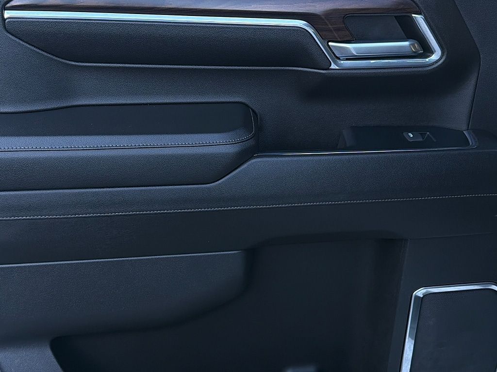 2024 GMC Sierra 1500 SLT - Photo 10