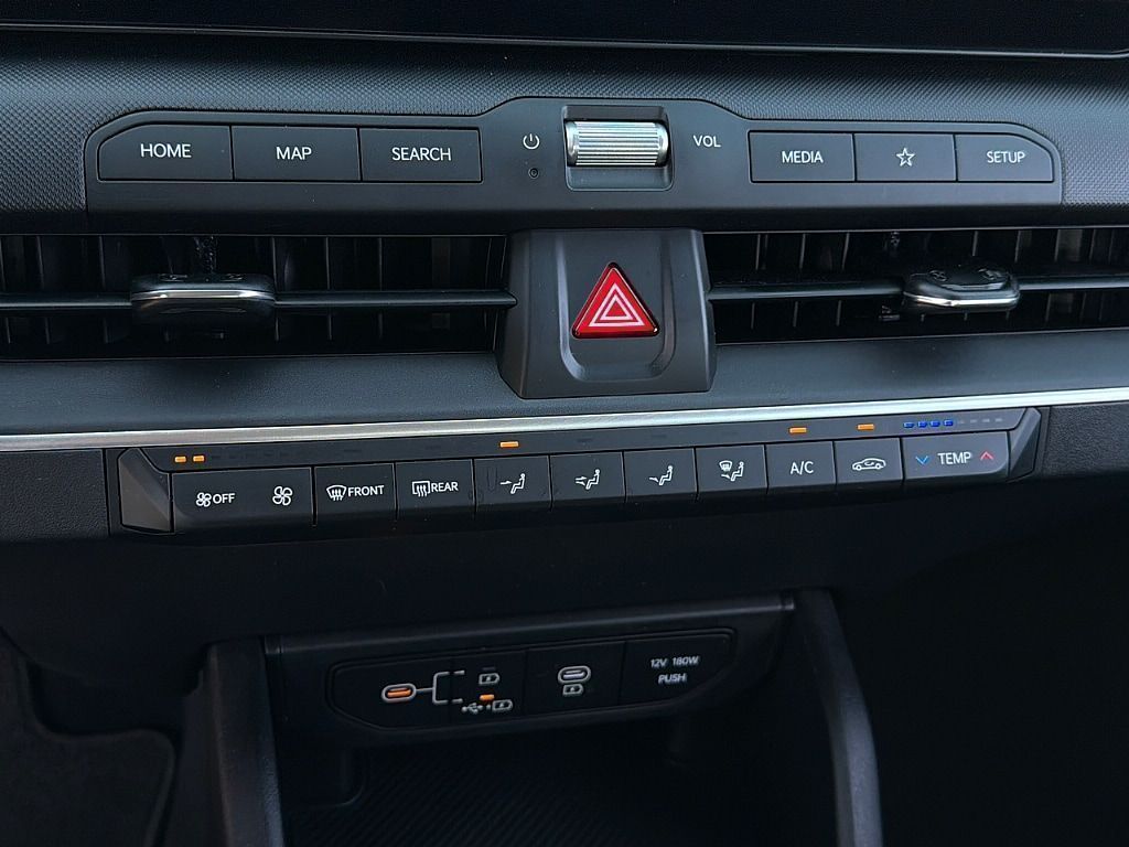 2025 Kia K4 LXS - Photo 13