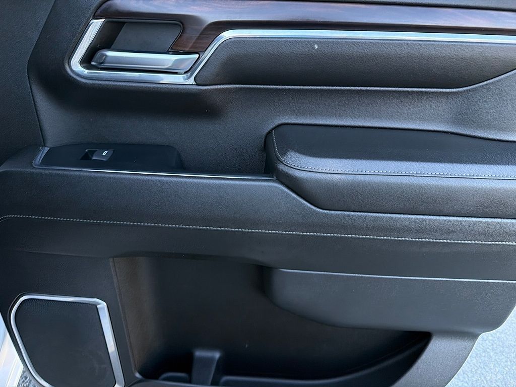2024 GMC Sierra 1500 SLT - Photo 25
