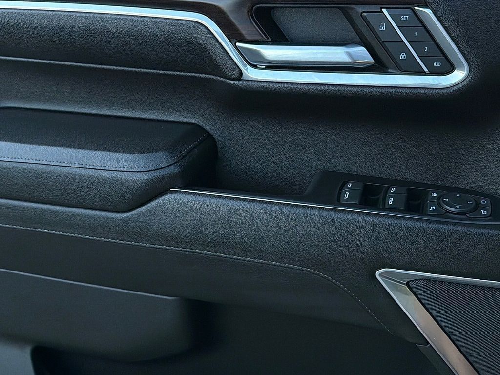 2024 GMC Sierra 1500 SLT - Photo 20