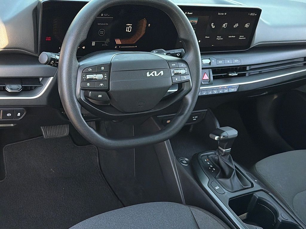2025 Kia K4 LXS - Photo 6