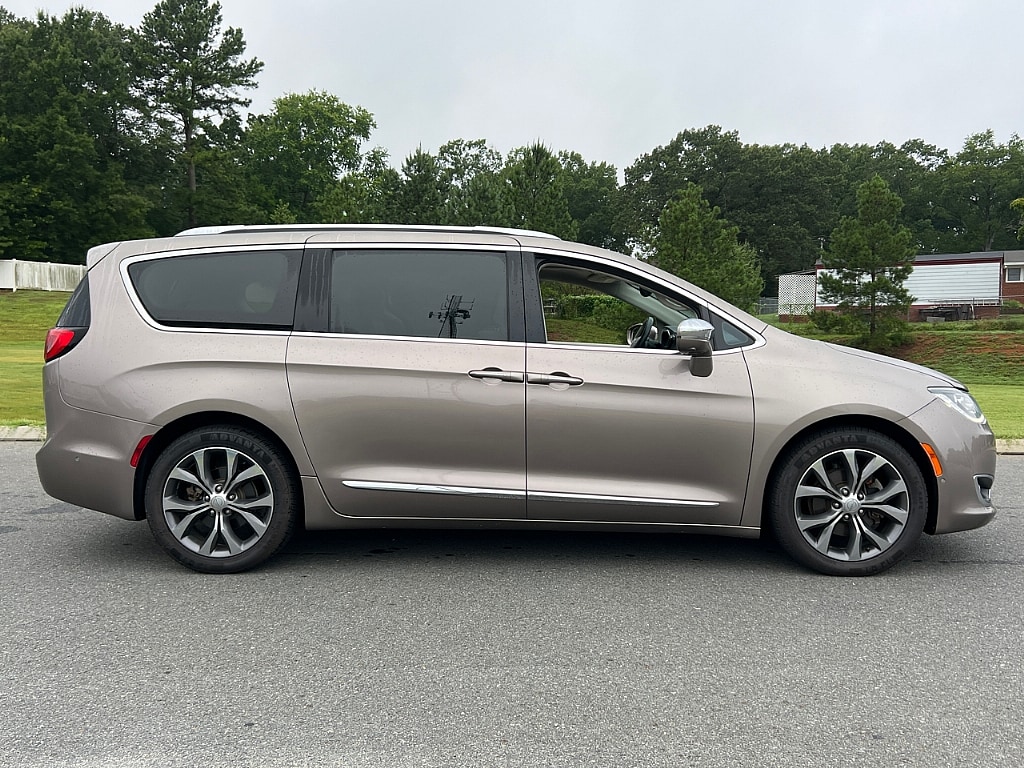 Used 2017 Chrysler Pacifica Limited with VIN 2C4RC1GG7HR536551 for sale in Albemarle, NC
